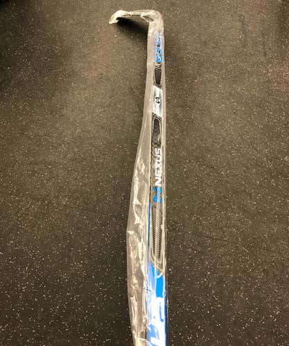 Bauer Nexus Team Stick - RH 87 Flex P28 Grip