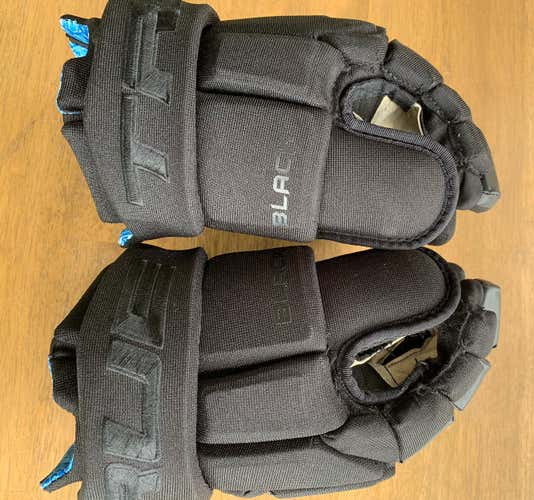 True X Core Black Hockey Gloves