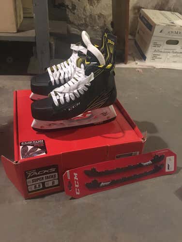 Ccm Super Tacks 8.5 D