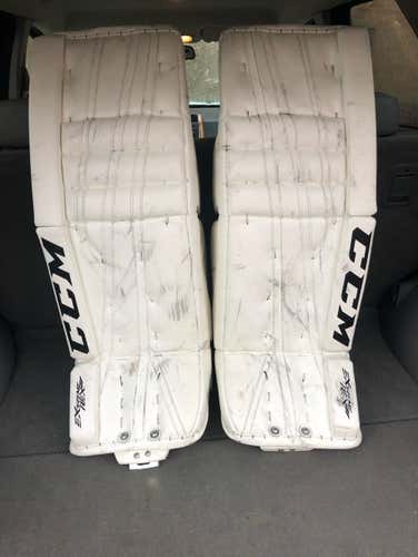 CCM Extreme Flex II Leg Pads