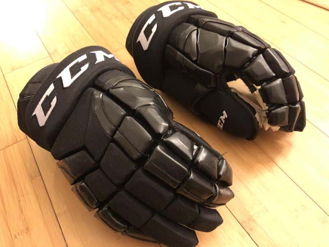 CCM HGP14 Gloves Senior Pro Stock