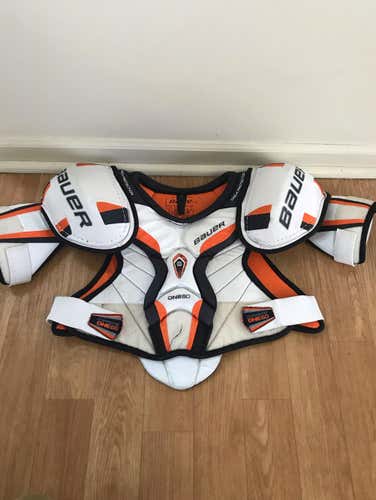 Bauer One60 Senior/Small Shoulder Pads