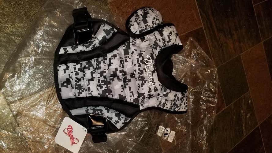 New w/tags Diamond iX5 Digital Camo Youth Chest Protector - 14.5