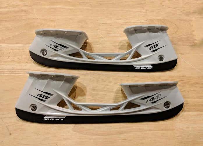 CCM 4.0 SB Skates Size 5.5