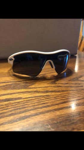 Oakley White Frames, Blue lenses