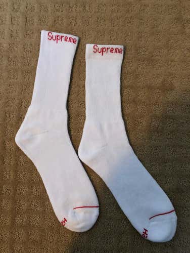 Supreme Socks