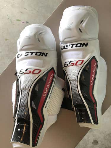 Easton Synergy 650 Senior (L-15)