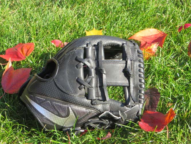 Nike MVP Select 11.5 Infeild glove NO TRADES