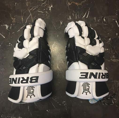 Brine Black/White Gloves