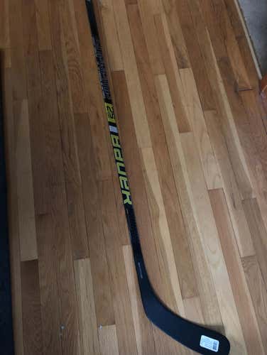New Bauer Supreme 2s Team Stick