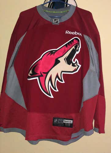 Arizona Coyotes Practice Jersey Sz 58 Red And XL Socks