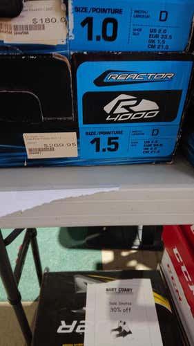 New Bauer Reactor 4000 Goalie Skates Junior Size 1.5