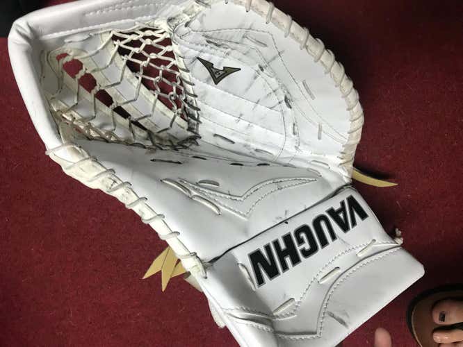 Vaughn Velocity V6 Goalie Glove & Blocker Regular Senior