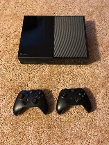 XBOX ONE WITH GAMES LIKE NEW NEED GONE