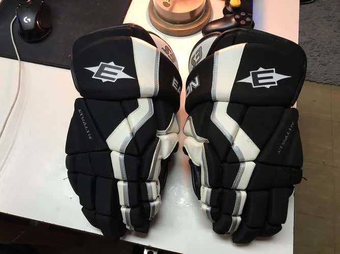 Easton Like New Gloves