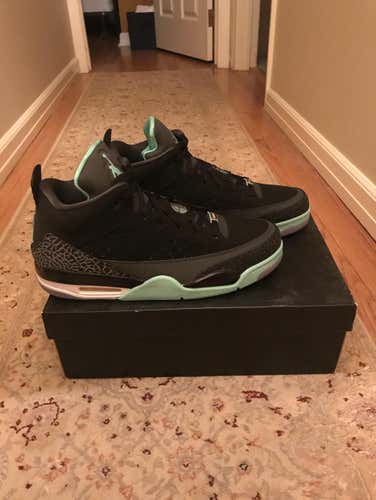 Jordan Son Of Mars Low Glow Green Never Worn