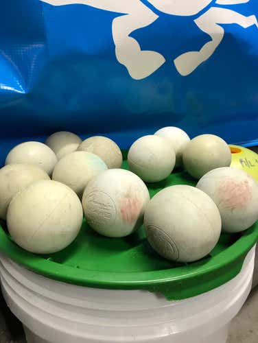 12 Rough Condition White/Yellow Balls