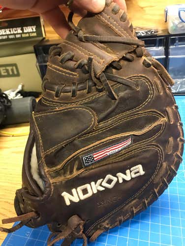 Nokona X2 3300c Elite Catchers Mitt -Left Hand Throw