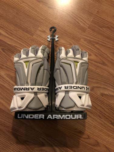 Brand New Medium Under Armour Biofit Gloves