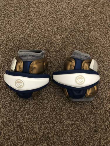 Noter Dame Wonder boy Elbowpads