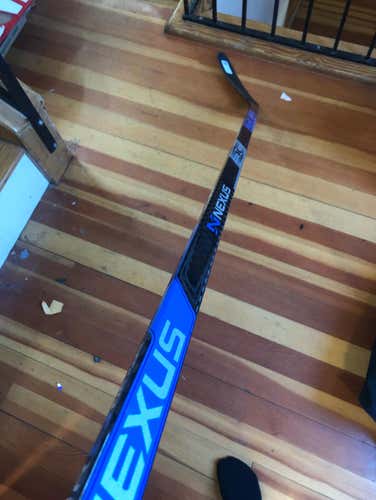 Bauer Nexus Team Stick P28 77 Flex- Lefty
