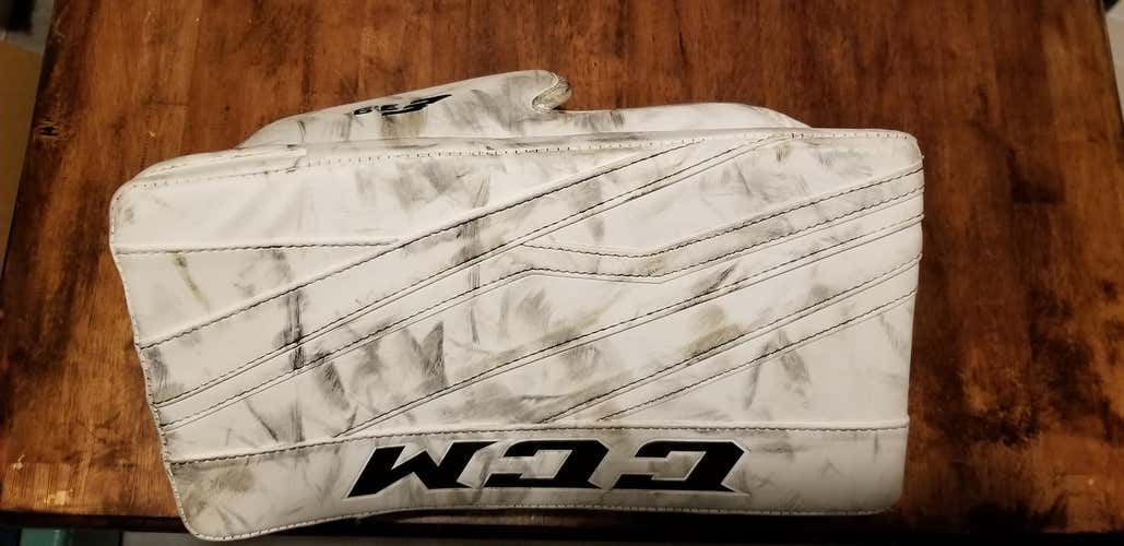 CCM E3.9 Goalie Blocker Regular Intermediate