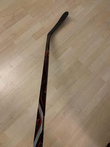Bauer RH ADV stick dressed as 1X Lite 87 flex