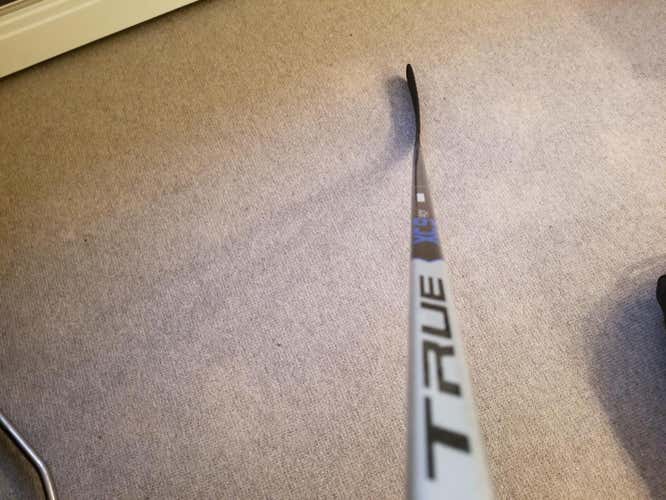 True XC9 ACF Stick Righty Mid Senior