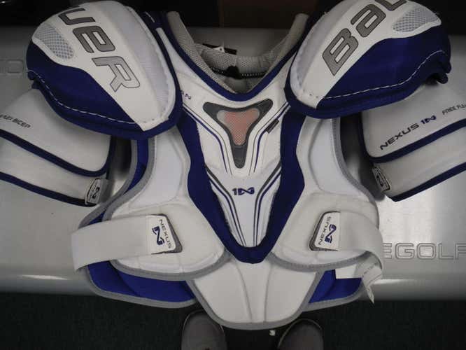 New Bauer Nexus 1N Shoulder Pads Senior Small