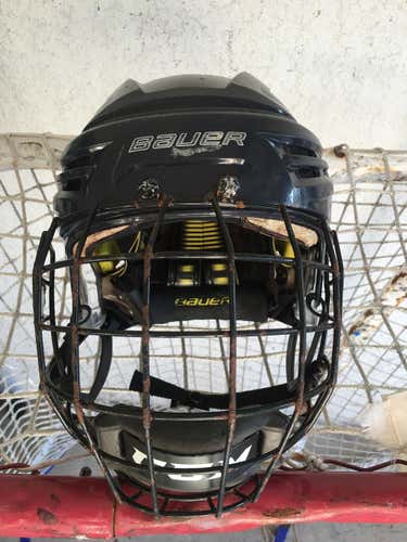 Bauer Re-akt size large helmet
