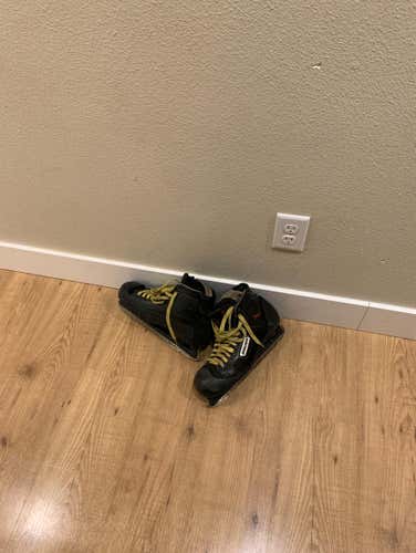 Men’s Bauer Goalie Skates Size 9
