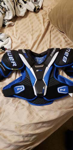 New Bauer Nexus 2n  Shoulder Pads Senior