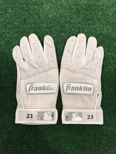 New Michael Brantley Custom Pro Issued Medium White/Chrome Franklin Batting Gloves