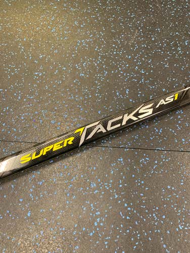 New CCM Super Tack As1 Pro Stock Stick P90 Crosby Left 85 Flex Round “C” Shaft Grip