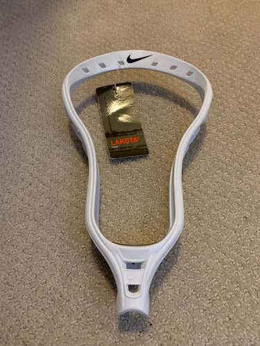 Nike Lakota U Head