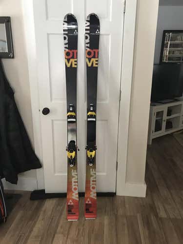 Fischer Motive 86 182 cm w/Rossignol Axial 120 Bindings