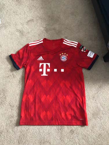 Authentic Bayern Munich Home 18-19 #8 Jersey