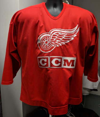 CCM Practice Jersey, Team Issue Red Wings
