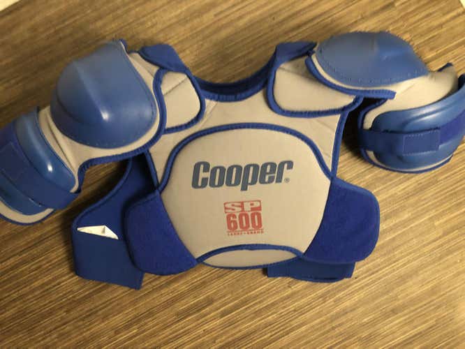 Cooper SP 600 Shoulder Pads Senior