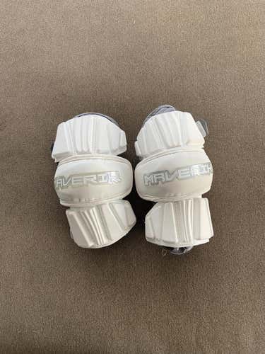 Like New Maverik Max Elbow Pads