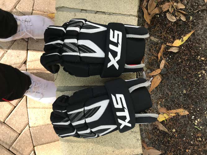 Lightly Used 10” Stinger Gloves