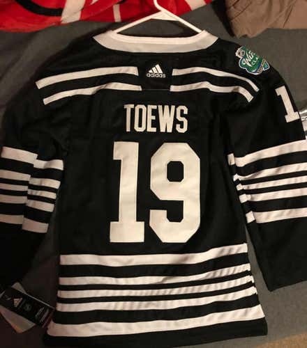 Women’s Small Toews Winter Classic Jersey