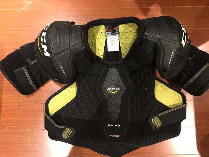 Ccm Shoulder Pads