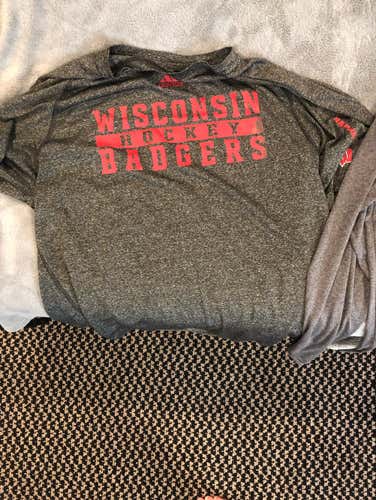 Wisconsin Hockey Short Sleeve Shirt