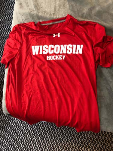 Wisconsin Hockey Short Sleeve Shirt