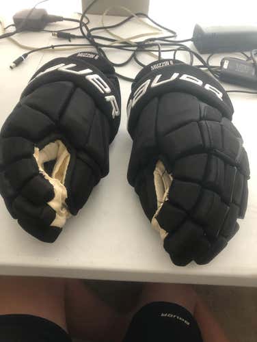Easton Synergy (REBRAND BAUER) Jake Muzzin Pro Stock Gloves (GREAT CONDITION AND CHEAP)