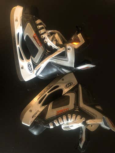 Easton 6.5 SE6 Skates (Like New)
