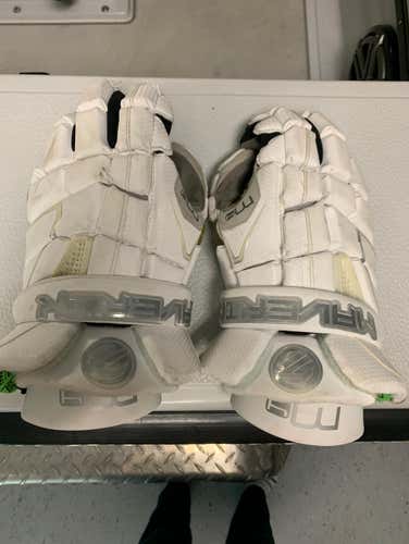 Maverick M4 Gloves Size Large