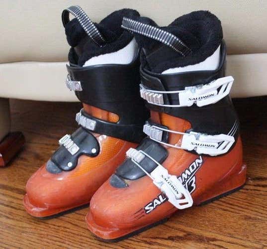 SALOMON T3 JUNIOR SKI BOOTS SIZE 22.5 JUNIOR 4.5