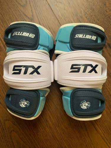 UNC Team Issued STX Stallion Arm Pads